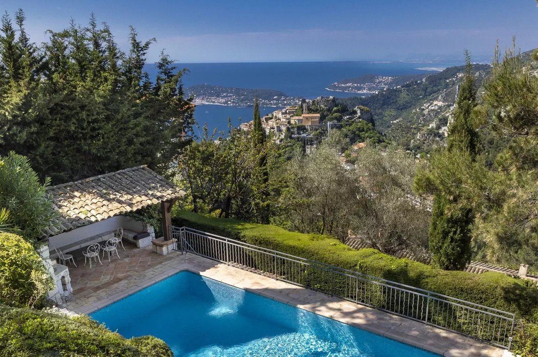 Villa in Èze, Provence-Alpes-Côte d'Azur, France 1 - 15542170