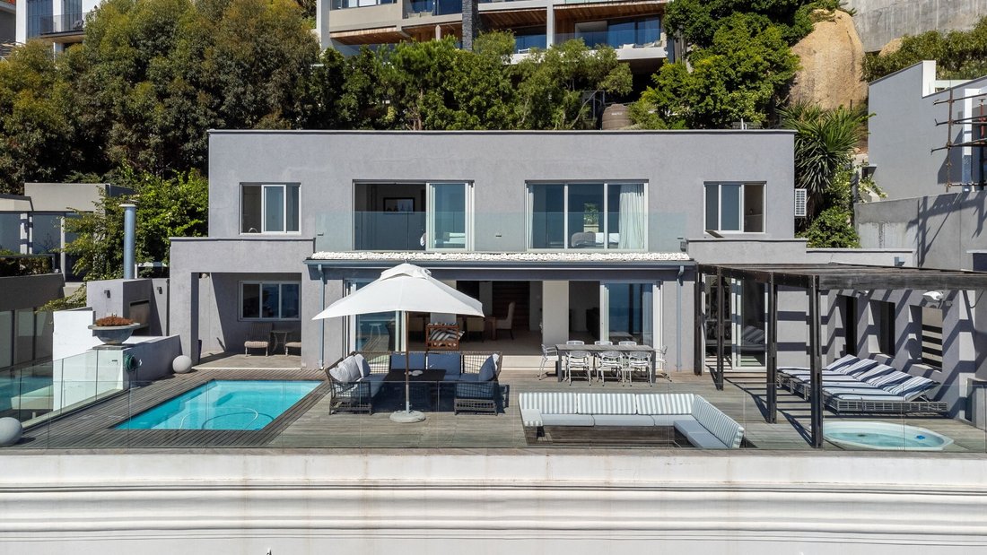 House in Bakoven, Cape Town, South Africa 2 - 15575411