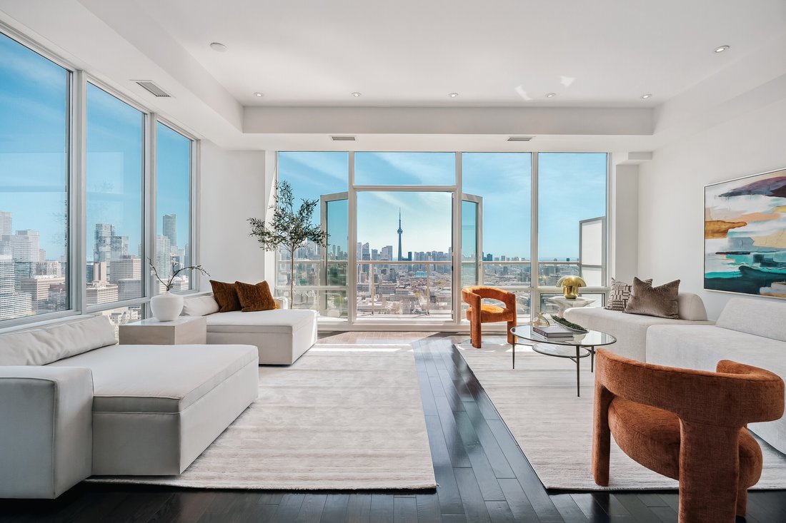Condo in Toronto, Ontario, Canada 1 - 15573189