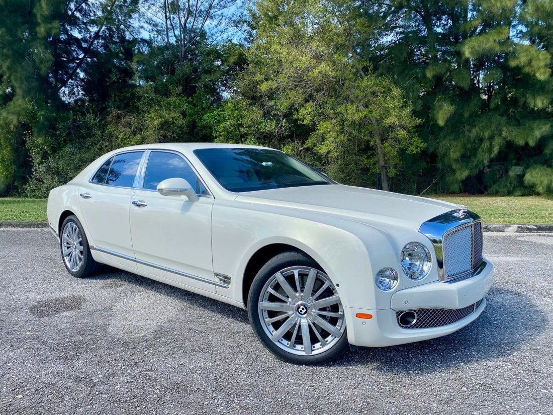 Sedan in Royal Palm Beach, FL, United States 1 - 15466345