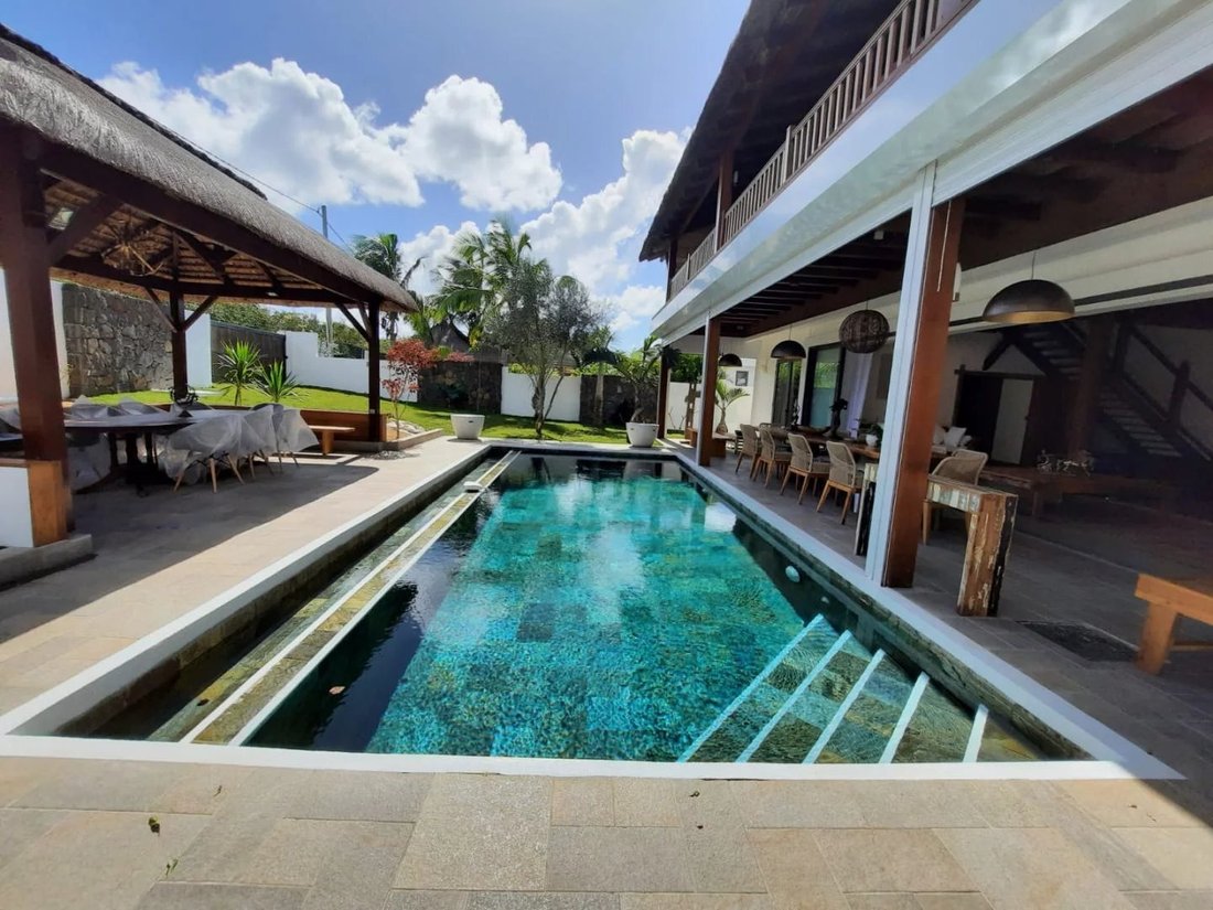 Villa in Grand Baie, Rivière du Rempart District, Mauritius 1 - 15228361