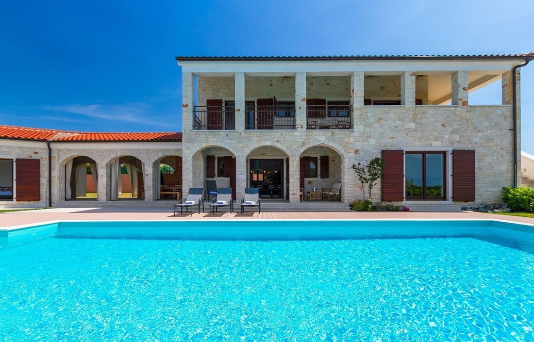 Villa in Sveti Lovrec Pazenaticki, Istria County, Croatia 2 - 15560475