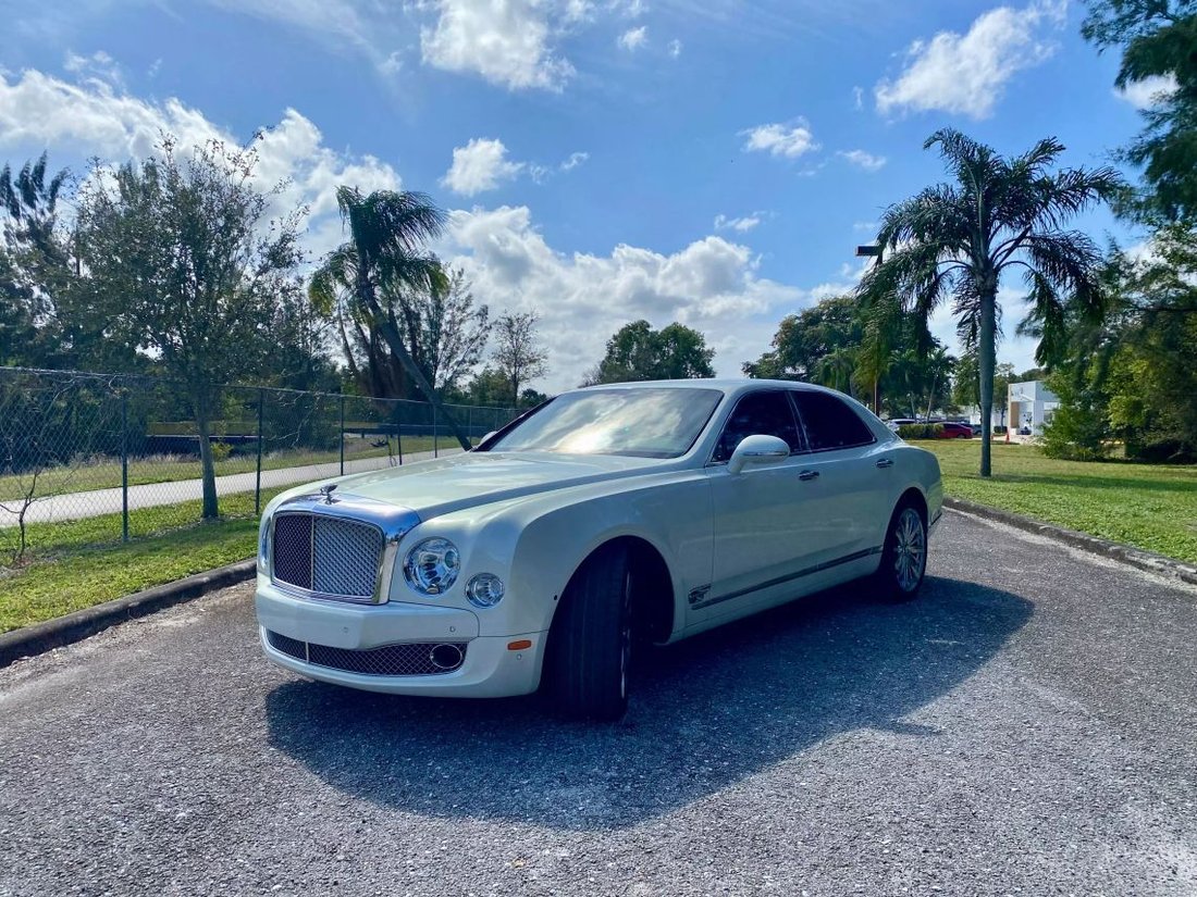 Sedan in Royal Palm Beach, FL, United States 2 - 15466345