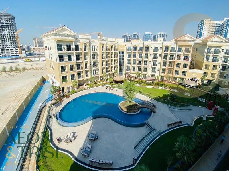 Apartment in Naif, Dubai, United Arab Emirates 1 - 15574818