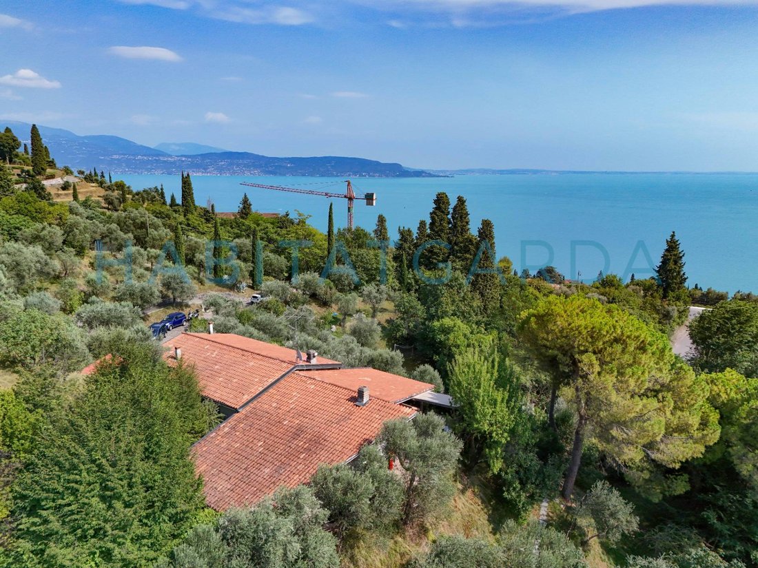 Villa in Gardone Riviera, Lombardy, Italy 3 - 15579818