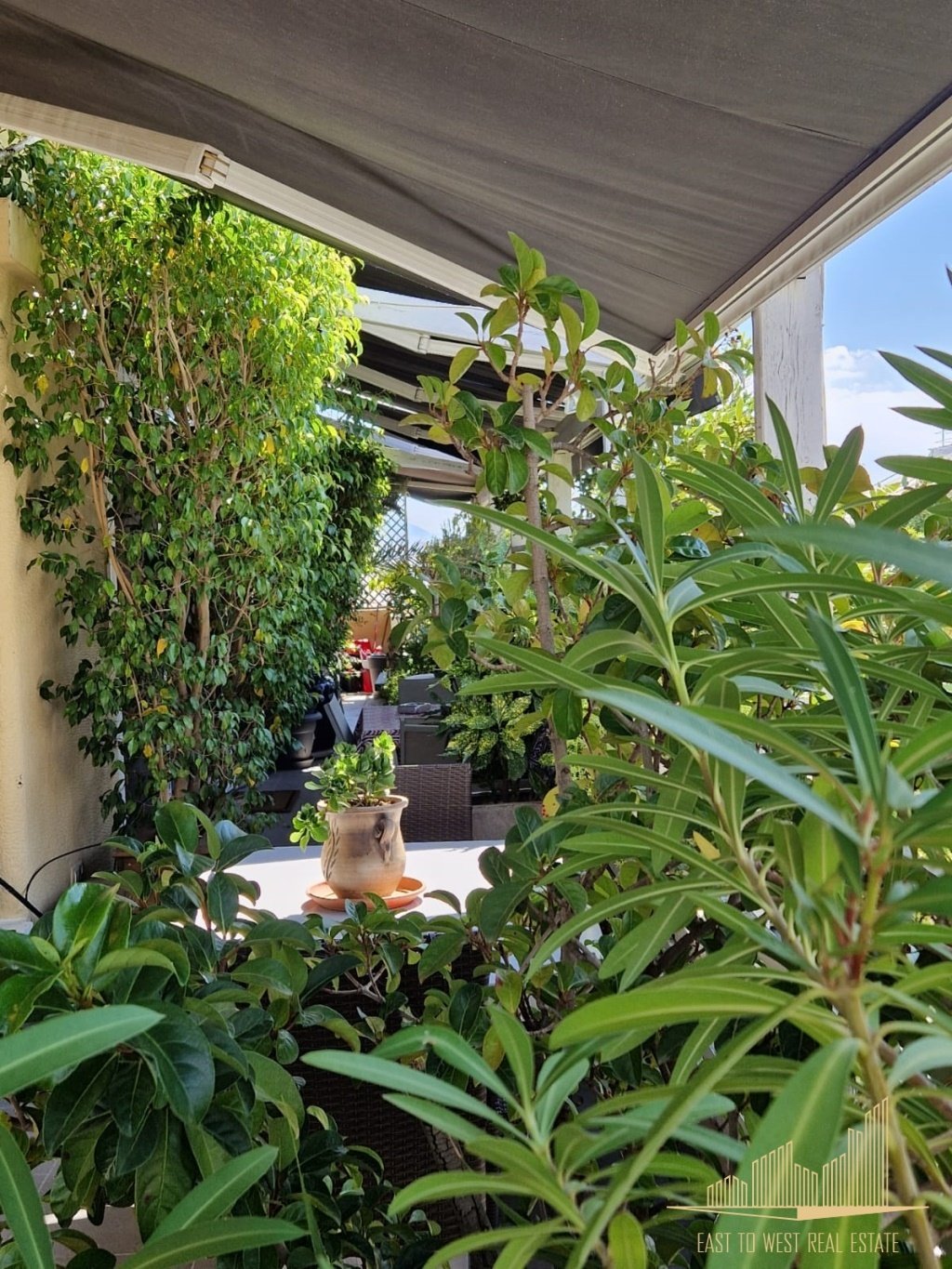 Apartment in Sunoikia Kolonakiou, 1st District of Athens, Athens 5 - 15576601