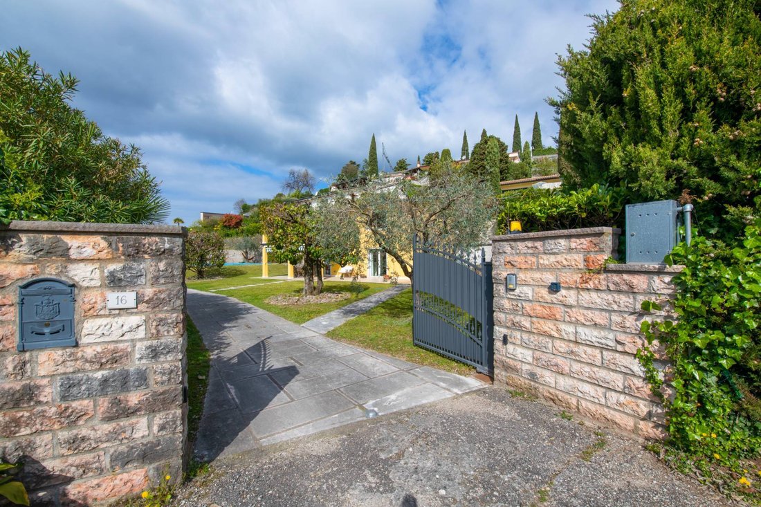 Villa à Costermano sul Garda, Vénétie, Italie 2 - 15576258