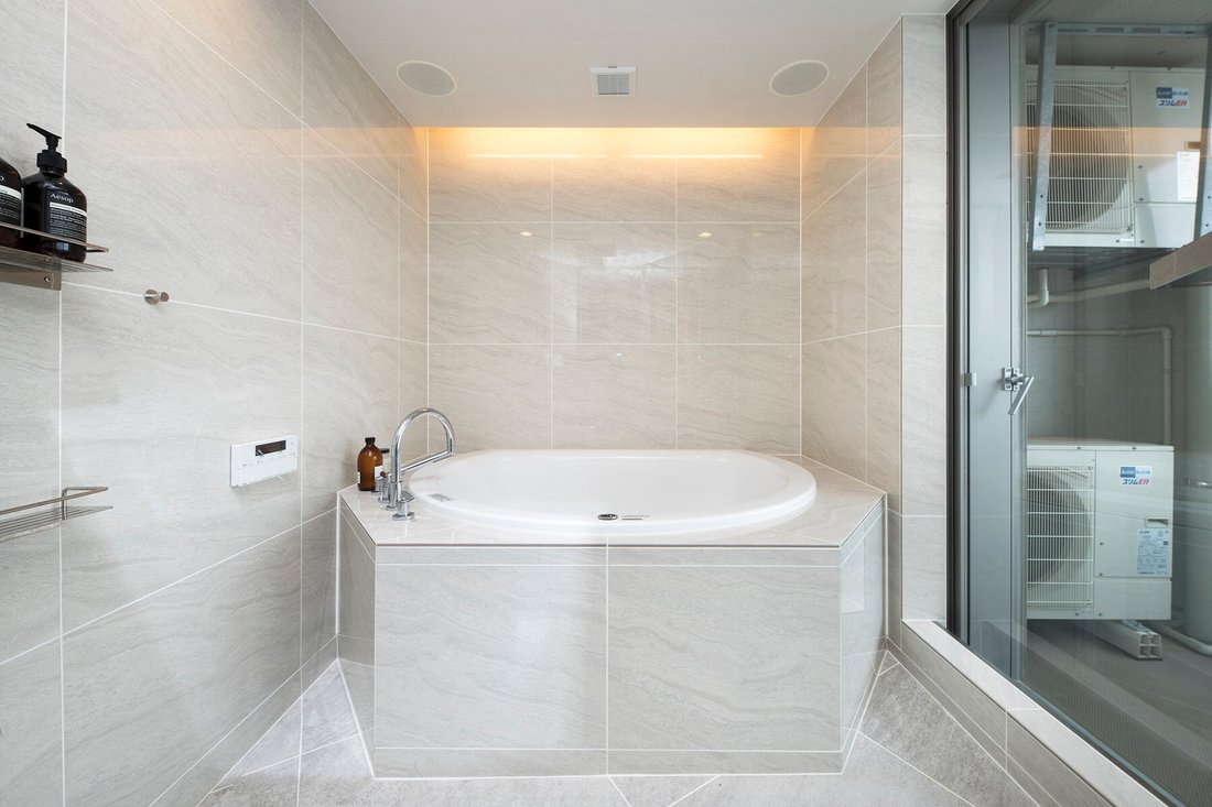 Condo in Minato City, Tokyo, Japan 5 - 15494925