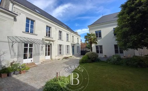 Vienne Department (86) 19th And 20th Century Chateau 345 Acres Of Land