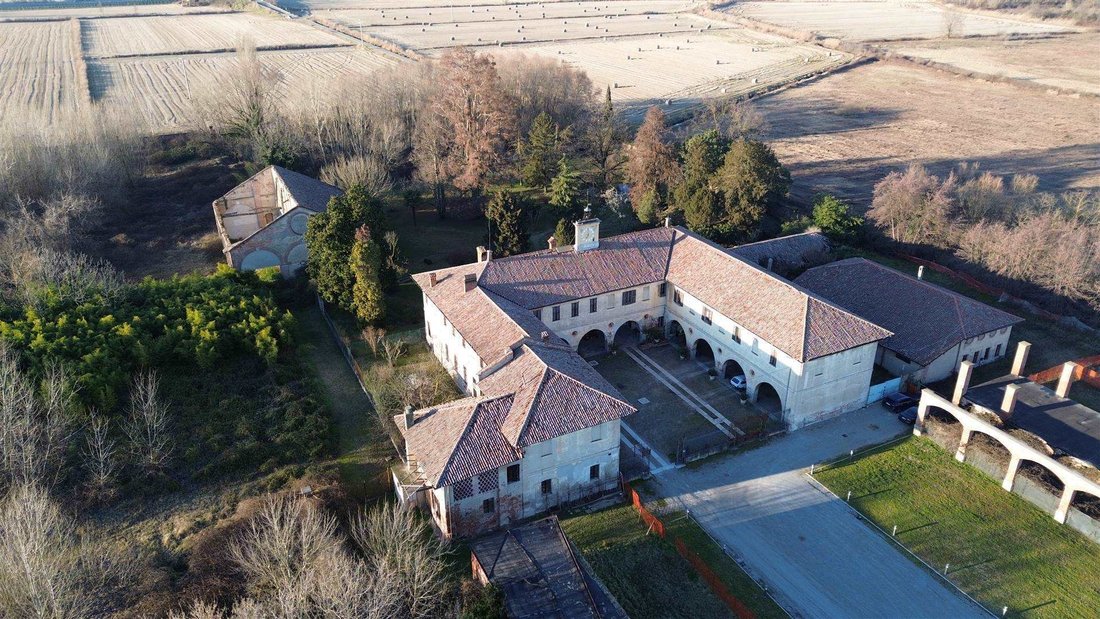 Villa in Zibido San Giacomo, Lombardy, Italy 2 - 12616975