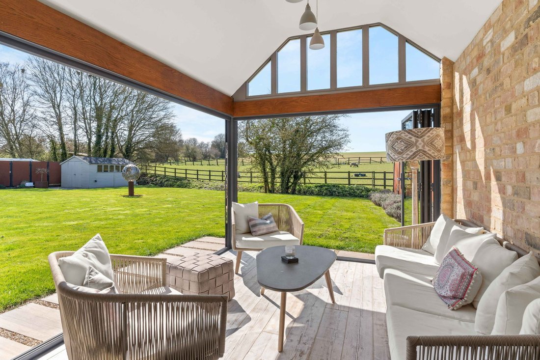 House in Essex, England 3 - 15570963