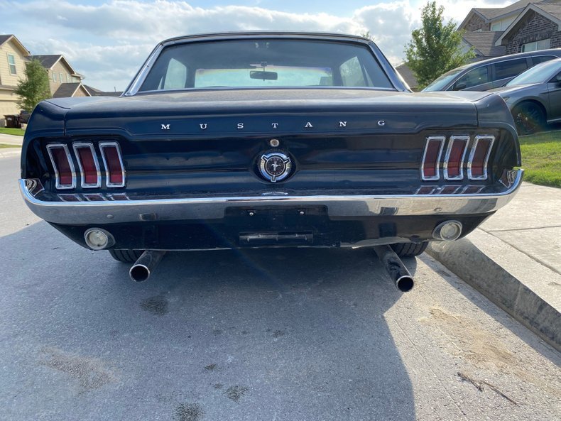 Coupe in Glendale, United States 4 - 15482934