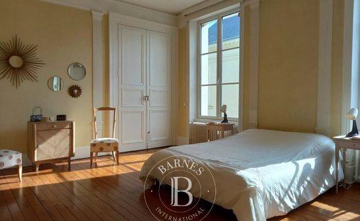 Vienne Department (86) 19th And 20th Century Chateau 345 Acres Of Land