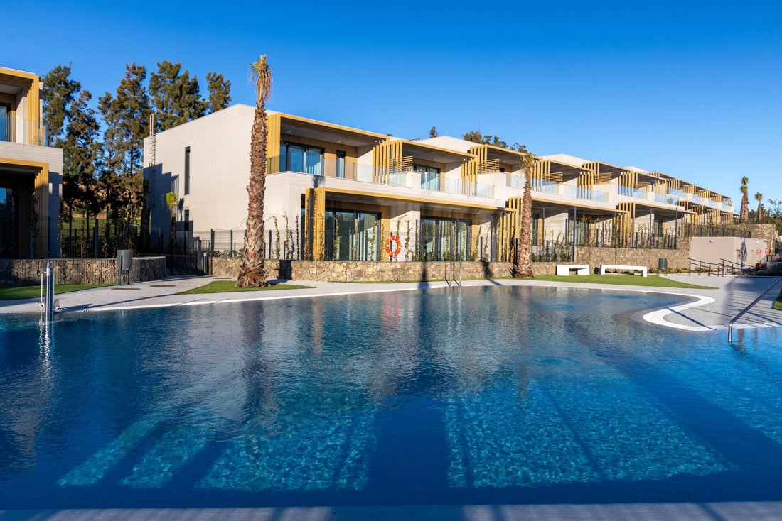 Villa in Elviria-Cabopino, Marbella, Spain 1 - 15572375
