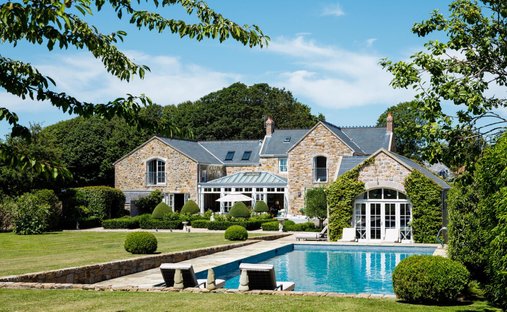 House in England 1