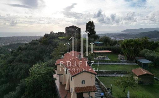 Villa in San Carlo Terme, Massa, Tuscany 1
