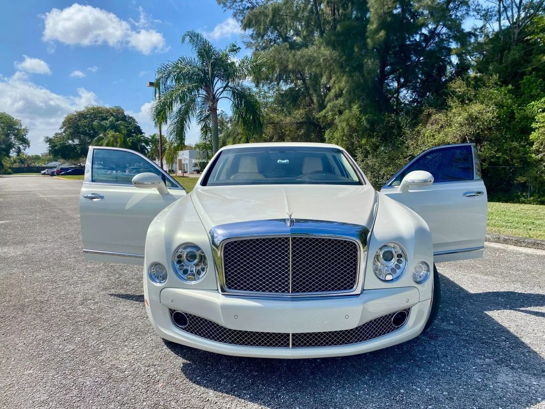 Sedan in Royal Palm Beach, FL, United States 5 - 15466345