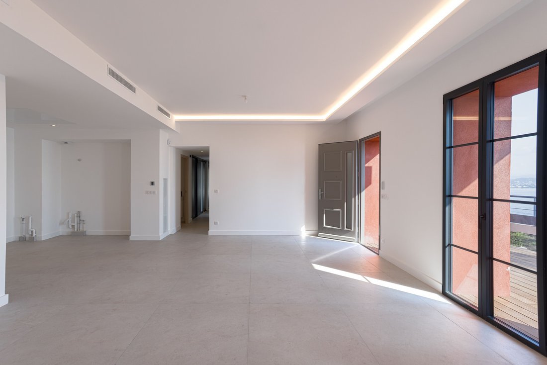 Apartment in Théoule-sur-Mer, Provence-Alpes-Côte d'Azur, France 3 - 15567549