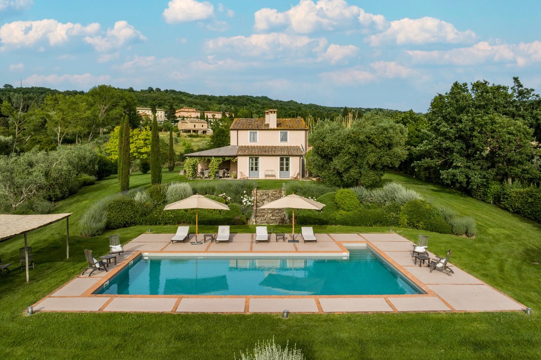 Villa in San Casciano dei Bagni, Tuscany, Italy 2 - 15573221