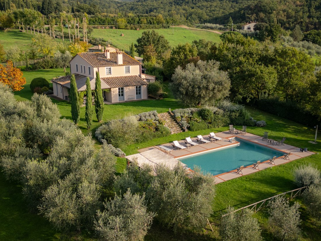 Villa in San Casciano dei Bagni, Tuscany, Italy 1 - 15573221