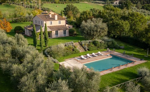 Villa in San Casciano dei Bagni, Tuscany, Italy 1