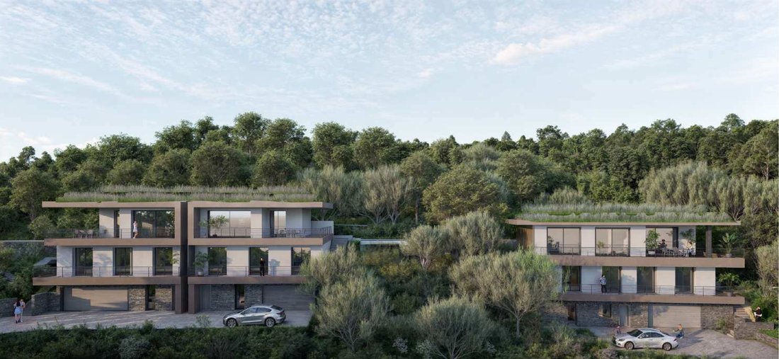 Villa in Hill Zone, Padenghe sul Garda, Lombardy 1 - 15583342