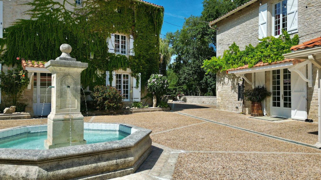House in Vieil Angoulême-Centre Ville, Angoulême, France 3 - 15583924