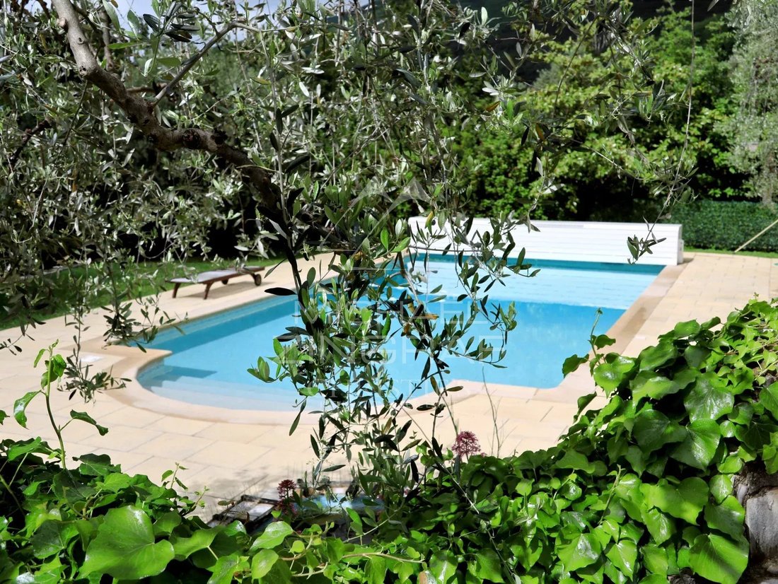 Villa in Châteauneuf-Grasse, Provence-Alpes-Côte d'Azur, France 4 - 15551944