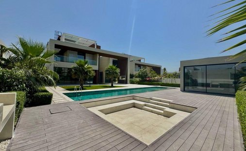 Villa in Dubai, Dubai, United Arab Emirates 1
