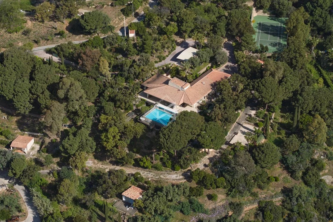 Villa in Le Lavandou, Provence-Alpes-Côte d'Azur, France 3 - 15302390