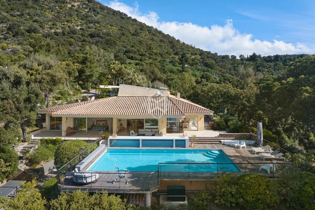 Villa in Le Lavandou, Provence-Alpes-Côte d'Azur, France 2 - 15302390