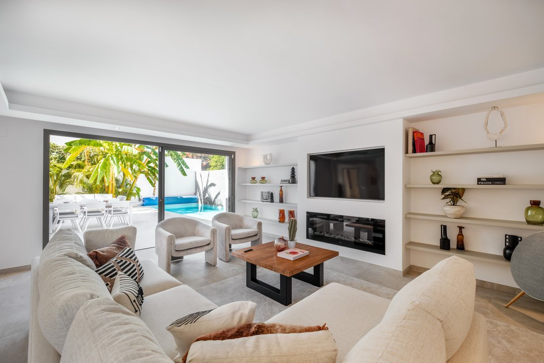 Villa in Marbella, Andalusia, Spain 3 - 15584912