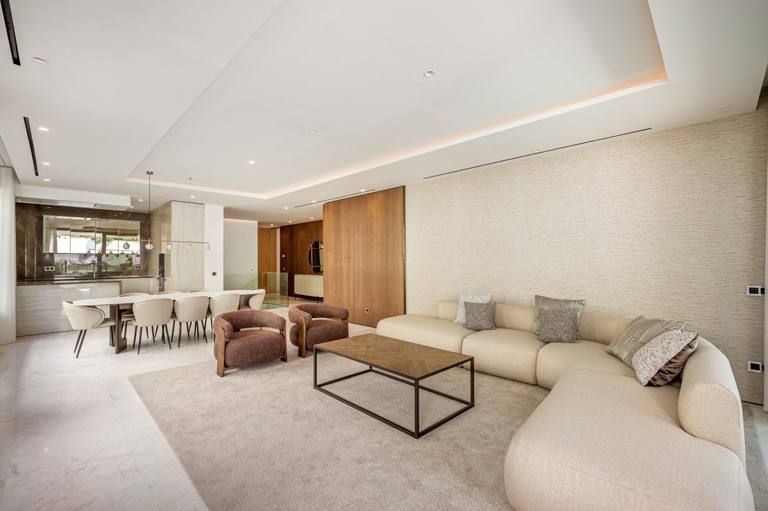 Villa in Marbella, Andalusia, Spain 4 - 15584634