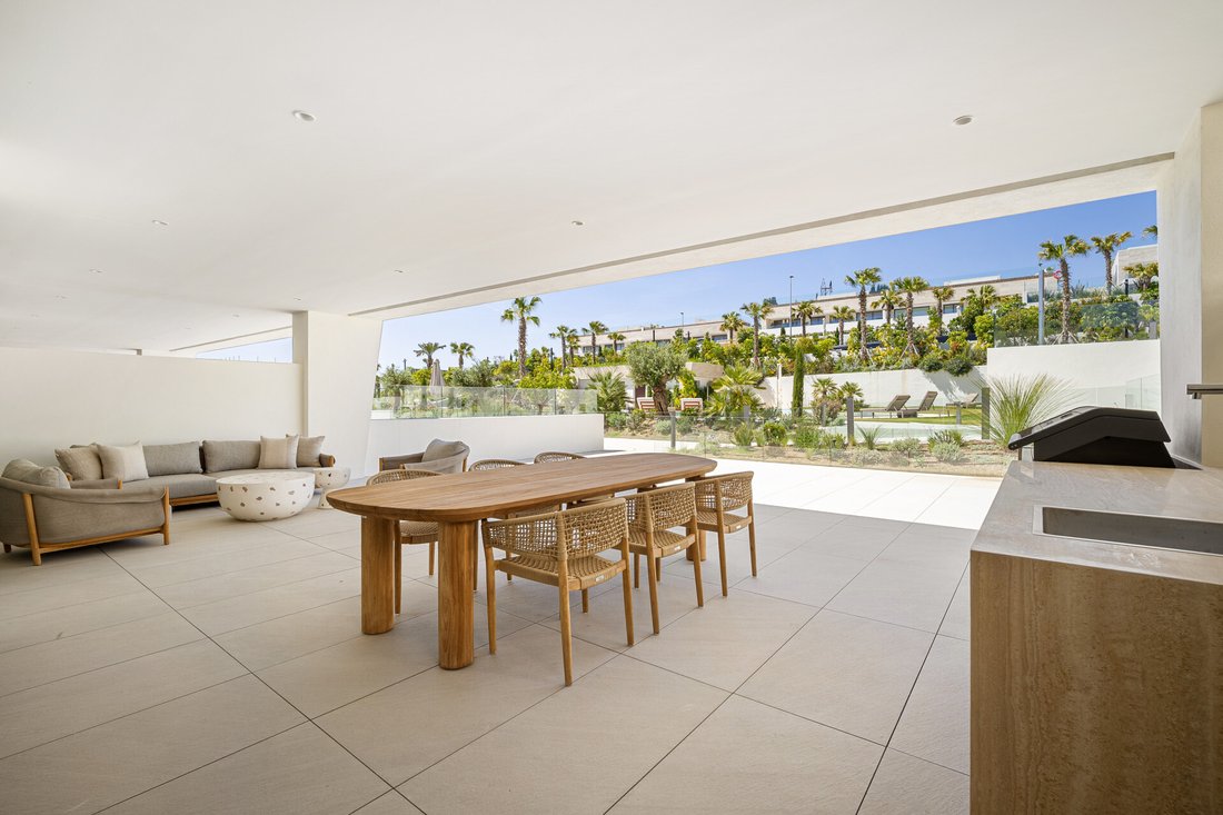 Villa in Marbella, Andalusia, Spain 1 - 15584634