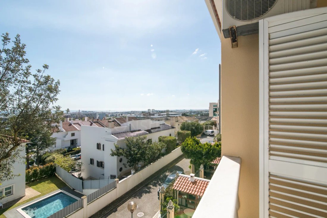 Villa in Alfragide, Lisbon, Portugal 3 - 15425331