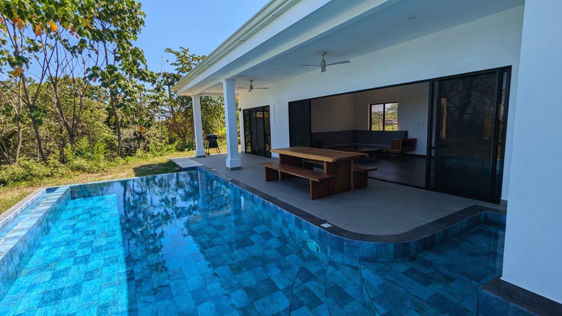 Villa in Santa Teresa, Puntarenas Province, Costa Rica 1 - 15584752