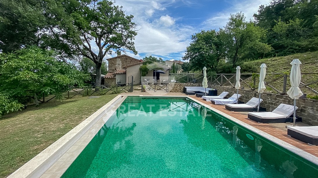 Estate in Castiglione d'Orcia, Tuscany, Italy 1 - 15586107