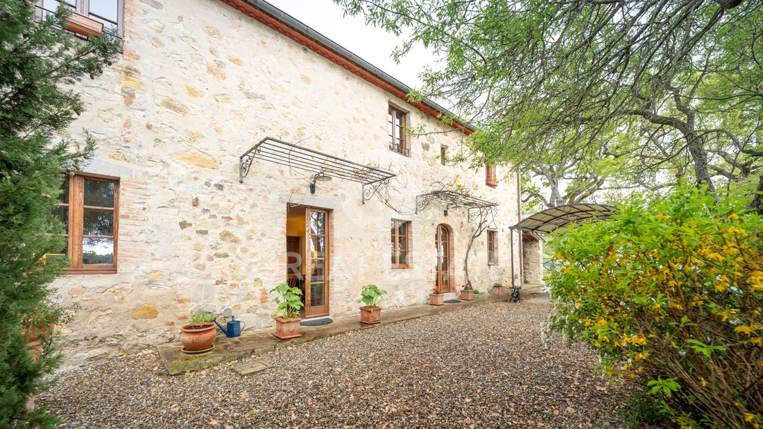 Estate in Castiglione d'Orcia, Tuscany, Italy 4 - 15586107