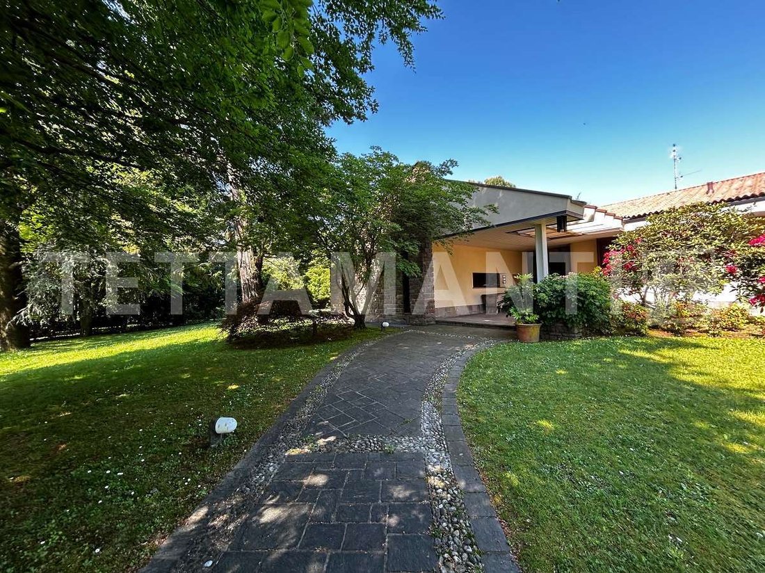 Villa in Brugnola, Cantu, Lombardy 4 - 15585947