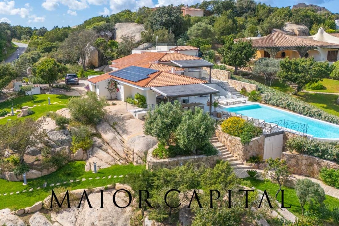 Casa en Punta Sardegna, Cerdeña, Italia 1 - 15586967