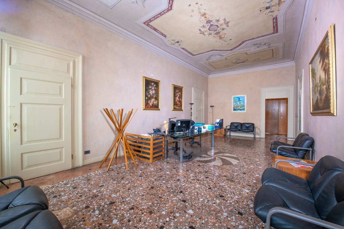 Apartment in Center, Verona, Veneto 3 - 15586462