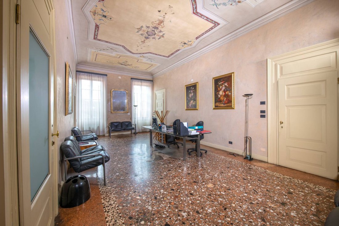 Apartment in Center, Verona, Veneto 2 - 15586462