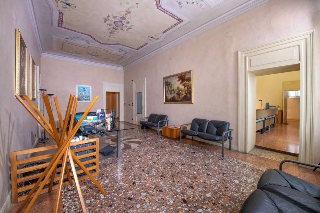 Apartment in Center, Verona, Veneto 4 - 15586462