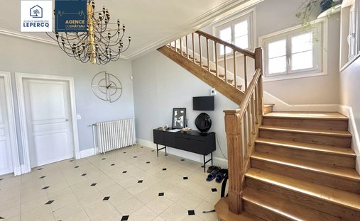 Castle for Sale in Oigny-en-Valois, Hauts-de-France, France