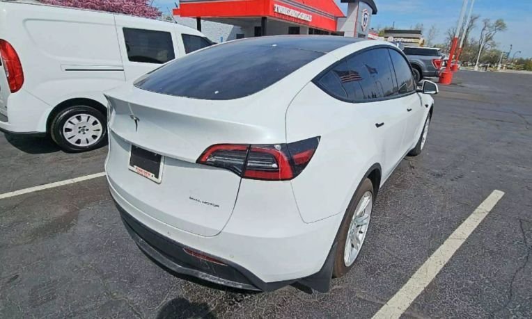 Suv in Irvine, CA, United States 3 - 15585360