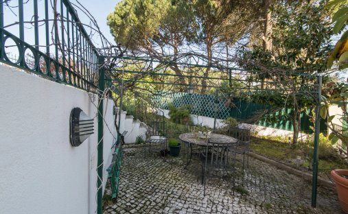 Villa in Alfragide, Lisbon, Portugal 1