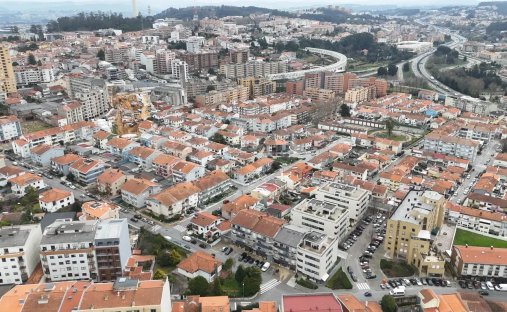 Land in Mafamude e Vilar do Paraiso, Porto District, Portugal 1