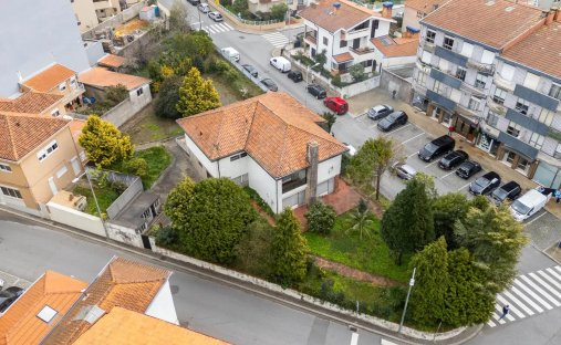 Land in Mafamude e Vilar do Paraiso, Porto District, Portugal 1