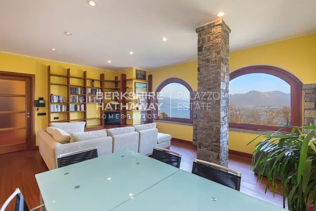 Villa in Stresa, Piedmont, Italy 2 - 15585835