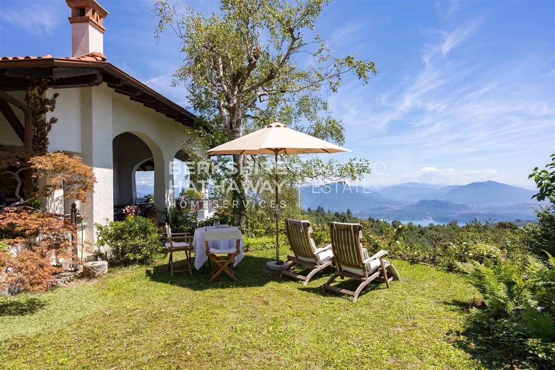 Villa in Stresa, Piedmont, Italy 1 - 15585773